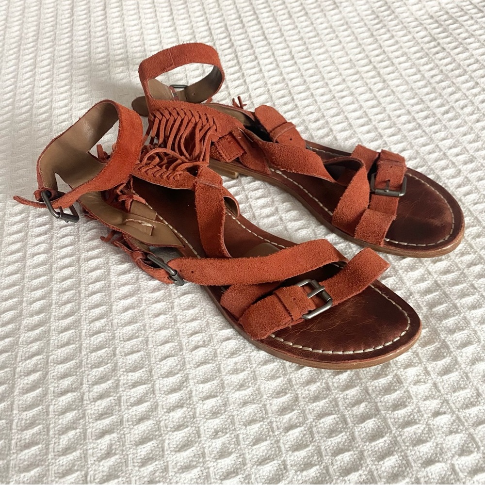 Belle by Sigerson Morrison Rust Fringe Sandals size 8.5